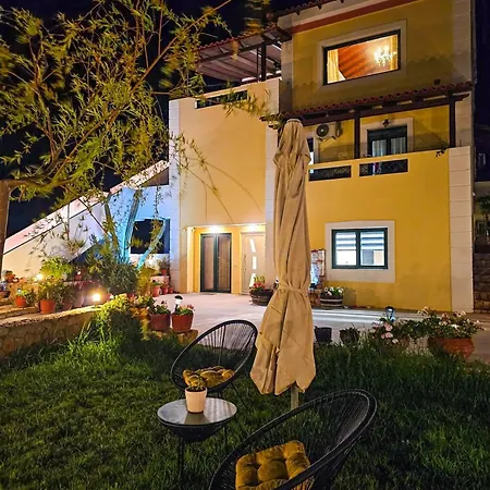 Aitheras With Sea Views And Garden Vila